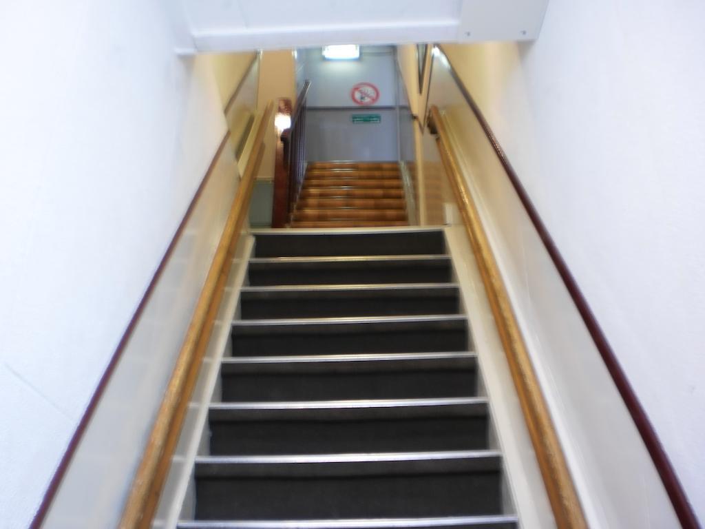 Hostel Pension Tivoli Хронинген Екстериор снимка