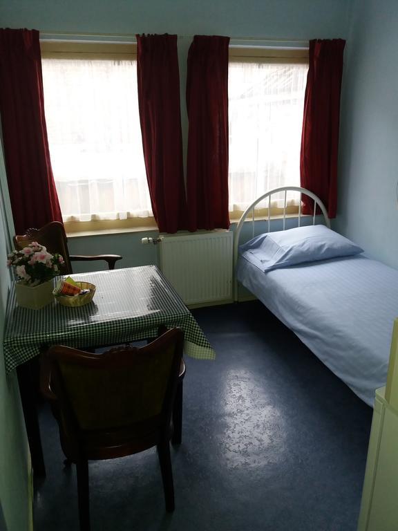 Hostel Pension Tivoli Хронинген Екстериор снимка